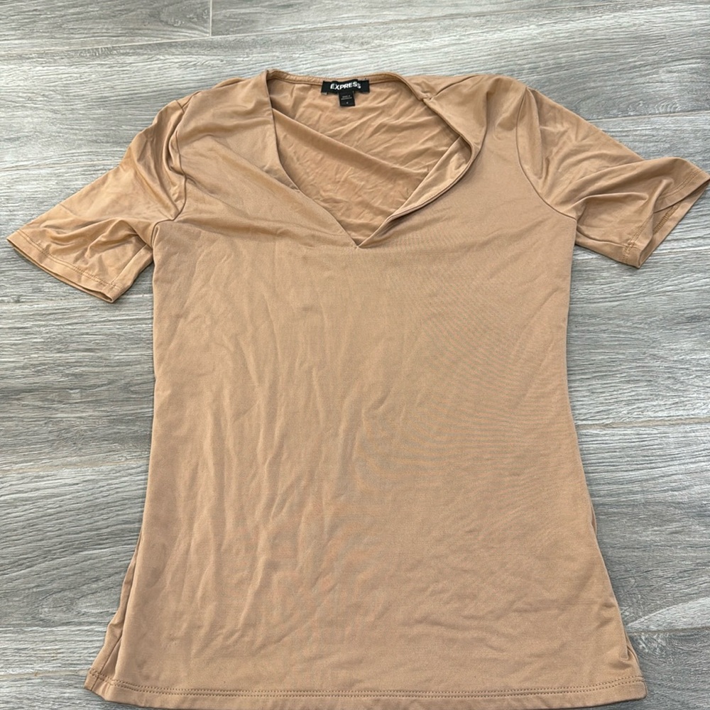 Express Body Contour V-Neck Top